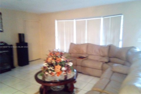 Casa en venta en Miramar, Florida, 3 dormitorios, 121.05 m2 № 1366965 - foto 10