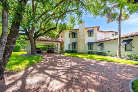 Villa ou maison à vendre à Coral Gables, Floride: 5 chambres, 609.62 m2 № 1304670 - photo 1