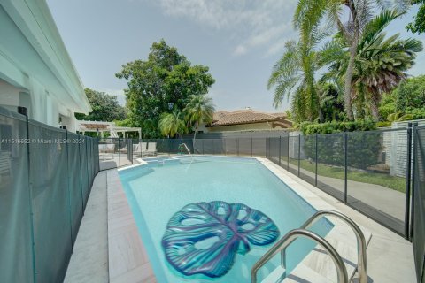 Casa en venta en Doral, Florida, 4 dormitorios, 306.02 m2 № 956151 - foto 25