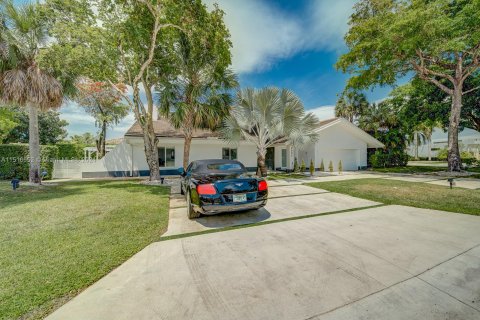 Casa en venta en Doral, Florida, 4 dormitorios, 306.02 m2 № 956151 - foto 1