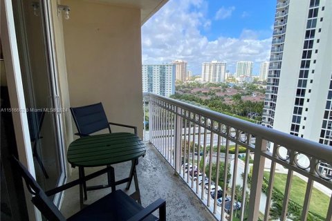 Studio in the Condo in Sunny Isles Beach, Florida  № 956148 - photo 10