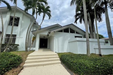 Villa ou maison à vendre à Palmetto Bay, Floride: 4 chambres, 350.06 m2 № 1362791 - photo 1