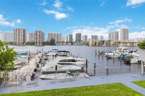 Condo in Aventura, Florida, 1 bedroom  № 1362787 - photo 6