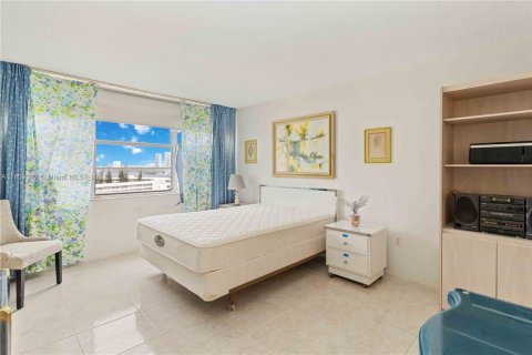 Condo in Aventura, Florida, 1 bedroom  № 1362787 - photo 16