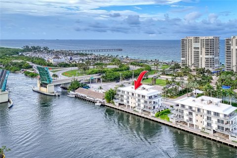 Condo in Hollywood, Florida, 3 bedrooms  № 1364092 - photo 10