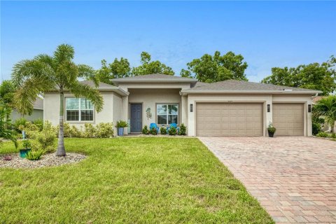 Villa ou maison à vendre à Punta Gorda, Floride: 4 chambres, 224.27 m2 № 1307480 - photo 1