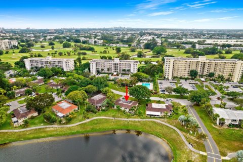 Villa ou maison à vendre à Pompano Beach, Floride: 3 chambres, 182.55 m2 № 870790 - photo 4