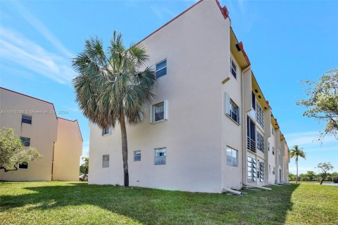 Condominio en venta en Sunrise, Florida, 2 dormitorios, 78.97 m2 № 1120706 - foto 3
