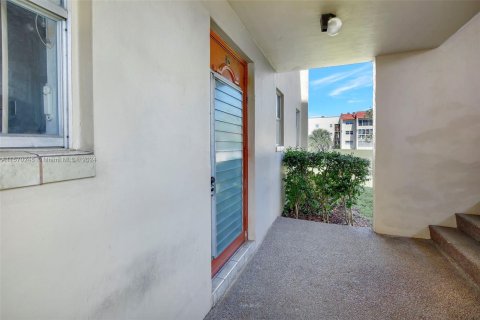 Condominio en venta en Sunrise, Florida, 2 dormitorios, 78.97 m2 № 1120706 - foto 6