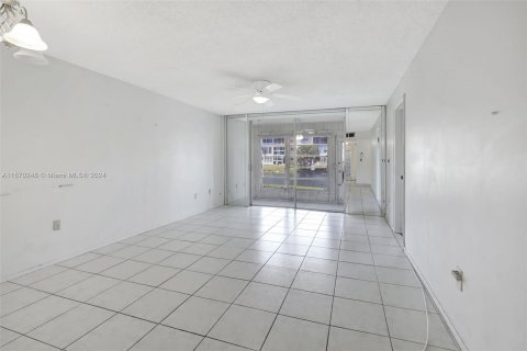 Condominio en venta en Sunrise, Florida, 2 dormitorios, 78.97 m2 № 1120706 - foto 10