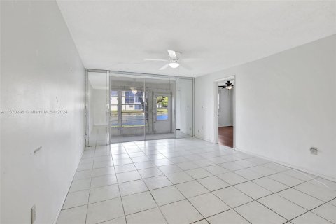 Condominio en venta en Sunrise, Florida, 2 dormitorios, 78.97 m2 № 1120706 - foto 11
