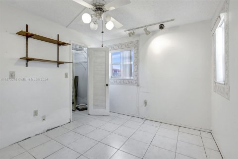 Copropriété à vendre à Sunrise, Floride: 2 chambres, 78.97 m2 № 1120706 - photo 27