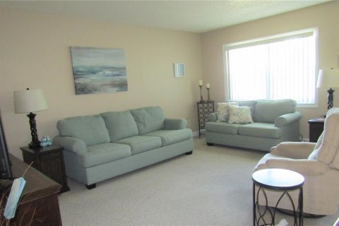 Condo in New Port Richey, Florida, 2 bedrooms  № 1307312 - photo 3