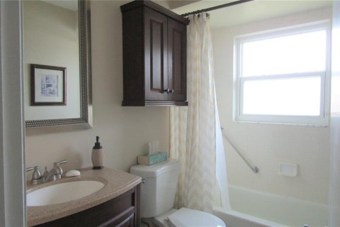 Condo in New Port Richey, Florida, 2 bedrooms  № 1307312 - photo 16