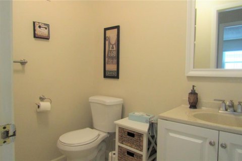 Condo in New Port Richey, Florida, 2 bedrooms  № 1307312 - photo 12