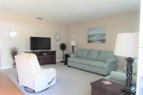 Condominio en venta en New Port Richey, Florida, 2 dormitorios, 91.42 m2 № 1307312 - foto 2