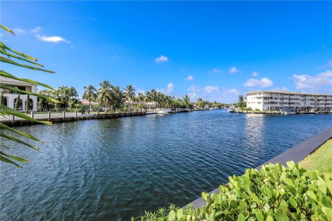 Condo in Hallandale Beach, Florida, 2 bedrooms  № 1310531 - photo 22