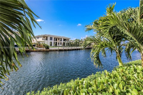 Copropriété à vendre à Hallandale Beach, Floride: 2 chambres, 111.48 m2 № 1310531 - photo 2