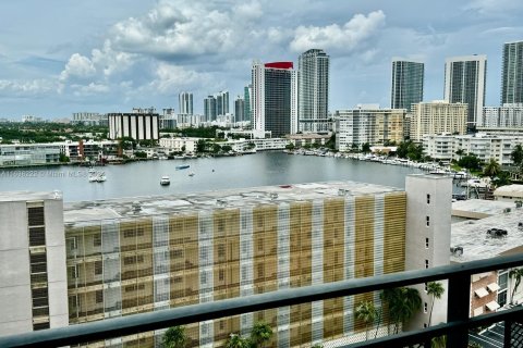 Condo in Hallandale Beach, Florida, 2 bedrooms  № 1310531 - photo 14