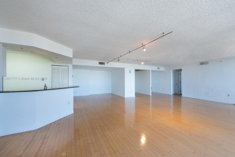 Condominio en venta en Miami Beach, Florida, 3 dormitorios, 179.3 m2 № 1367029 - foto 11