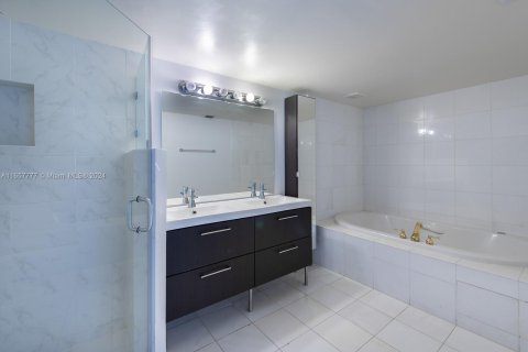 Copropriété à vendre à Miami Beach, Floride: 3 chambres, 179.3 m2 № 1367029 - photo 17