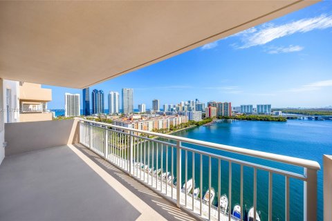 Condo in Sunny Isles Beach, Florida, 2 bedrooms  № 1367005 - photo 3