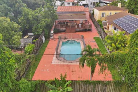 Casa en venta en Miami, Florida, 5 dormitorios, 131.83 m2 № 1367031 - foto 25