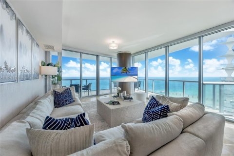 Condominio en venta en Sunny Isles Beach, Florida, 4 dormitorios, 222.41 m2 № 1362287 - foto 13