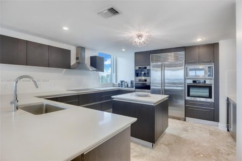 Condo in Sunny Isles Beach, Florida, 4 bedrooms  № 1362287 - photo 20