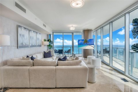 Condominio en venta en Sunny Isles Beach, Florida, 4 dormitorios, 222.41 m2 № 1362287 - foto 14