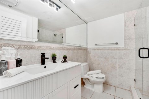 Condo in Miami Beach, Florida, 2 bedrooms  № 1364231 - photo 4