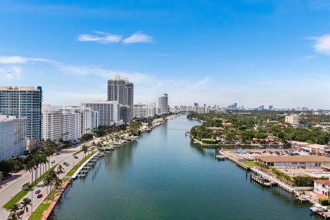 Condo in Miami Beach, Florida, 2 bedrooms  № 1364231 - photo 27