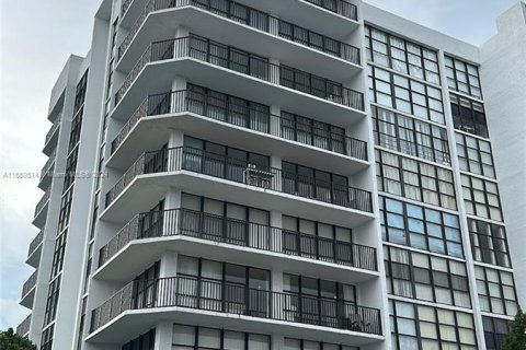 Copropriété à louer à Hallandale Beach, Floride: 2 chambres, 99.87 m2 № 1364233 - photo 25