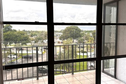 Copropriété à louer à Hallandale Beach, Floride: 2 chambres, 99.87 m2 № 1364233 - photo 18