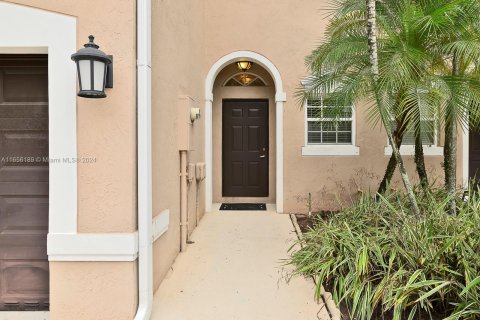 Townhouse in Plantation, Florida 3 bedrooms, 157 sq.m. № 1364197 - photo 5