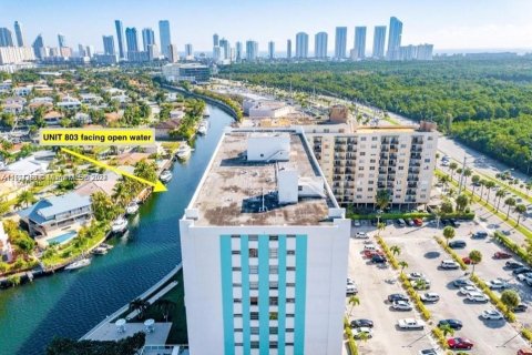 Copropriété à vendre à North Miami Beach, Floride: 2 chambres, 109.44 m2 № 1364271 - photo 28