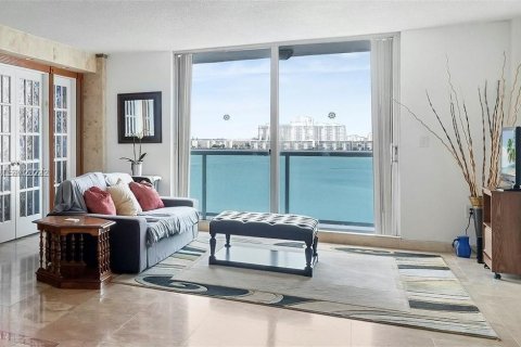 Condominio en venta en North Miami Beach, Florida, 2 dormitorios, 109.44 m2 № 1364271 - foto 9