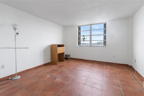 Copropriété à vendre à North Miami Beach, Floride: 2 chambres, 109.44 m2 № 1364271 - photo 25