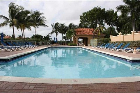 Apartamento en alquiler en Doral, Florida, 3 dormitorios, 143.07 m2 № 1364232 - foto 2