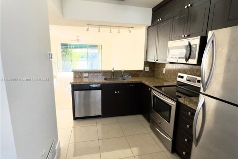 Townhouse in Sunrise, Florida 3 bedrooms, 168.34 sq.m. № 1097080 - photo 20