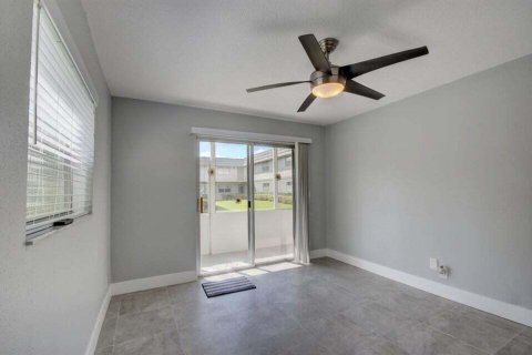 Condo in Delray Beach, Florida, 2 bedrooms  № 748196 - photo 11