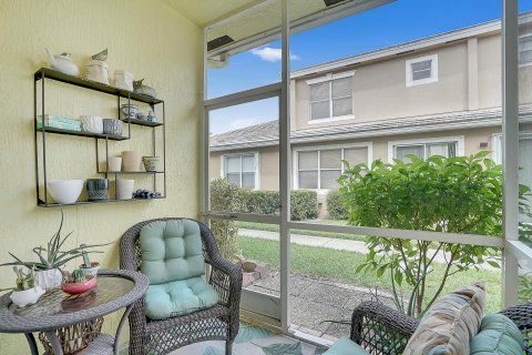 Townhouse in Lake Worth, Florida 2 bedrooms, 115.66 sq.m. № 1142629 - photo 7