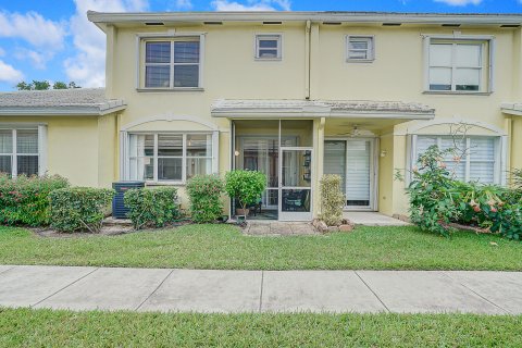 Townhouse in Lake Worth, Florida 2 bedrooms, 115.66 sq.m. № 1142629 - photo 6