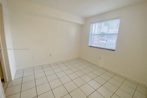 Copropriété à vendre à Miami, Floride: 2 chambres, 58.06 m2 № 1365796 - photo 11