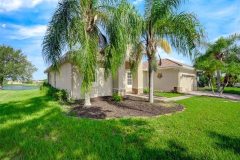 House in BELLALAGO in Kissimmee, Florida 4 bedrooms, 194.54 sq.m. № 1287017 - photo 3