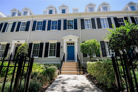 Townhouse in Celebration, Florida 4 bedrooms, 237.09 sq.m. № 1382495 - photo 1