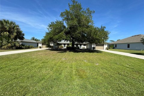 Commercial property in Punta Gorda, Florida 4 bedrooms, 189.71 sq.m. № 1136916 - photo 5