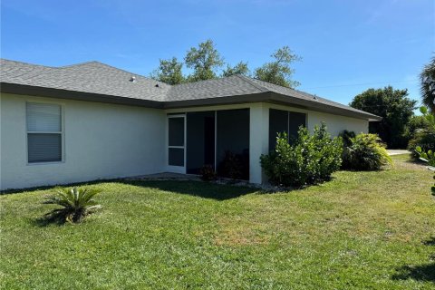 Commercial property in Punta Gorda, Florida 4 bedrooms, 189.71 sq.m. № 1136916 - photo 4