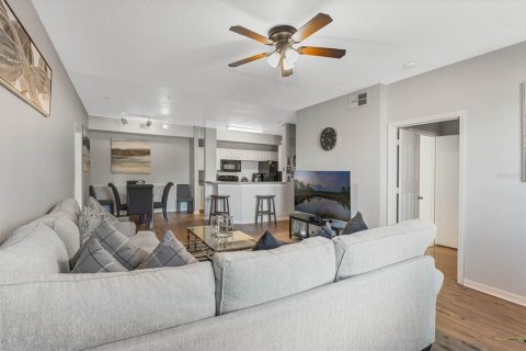 Condominio en venta en Orlando, Florida, 2 dormitorios, 107.67 m2 № 1083248 - foto 3