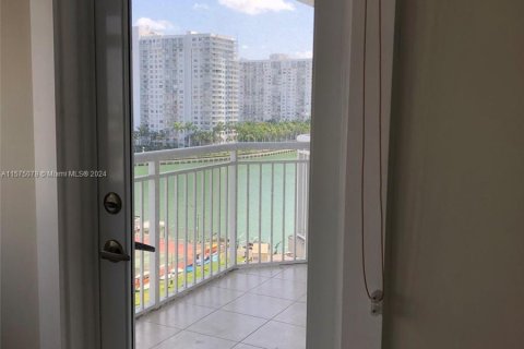 Condominio en venta en Aventura, Florida, 2 dormitorios, 145.39 m2 № 1140549 - foto 24